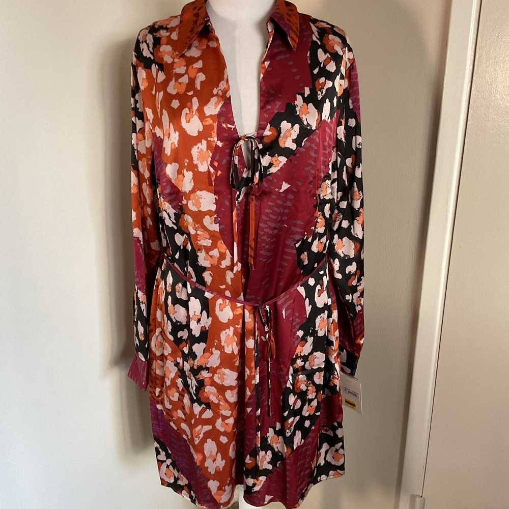 NWT Donna Morgan Floral Mini Dress - Long sleeves and V-neck design Size 18 - Picture 4 of 8